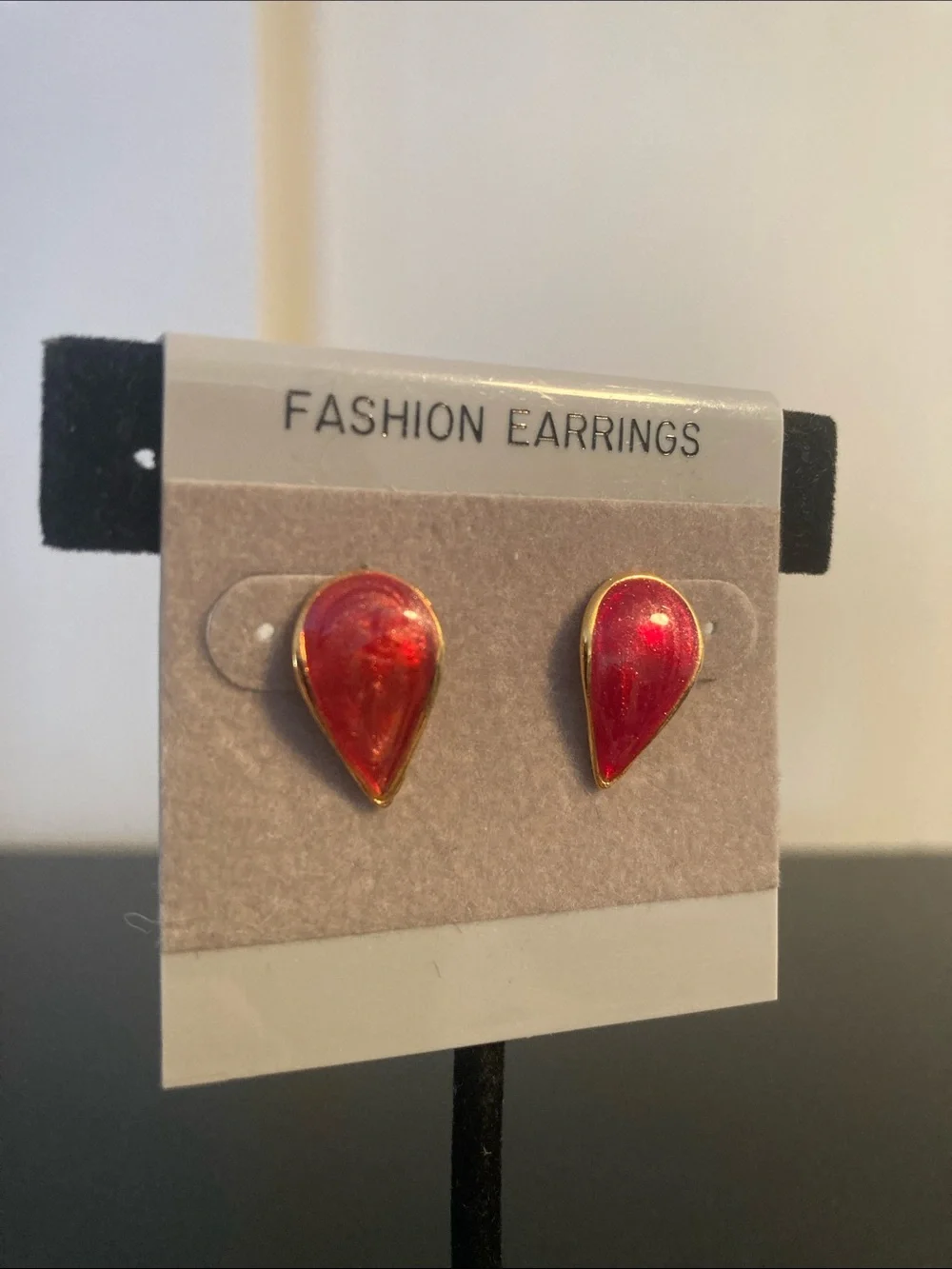 Fashion Jewelry Red Teardrop Earrings with Gold Trim